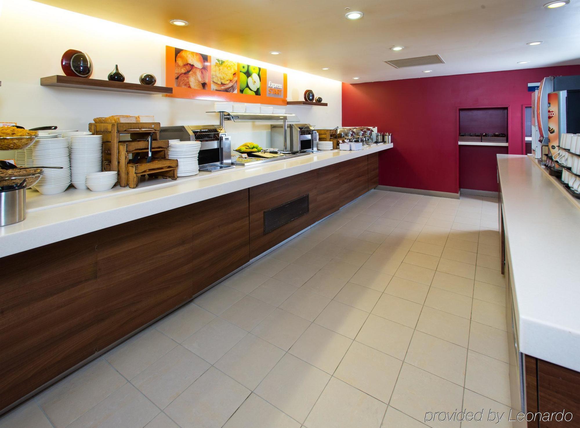 Holiday Inn Express Exeter East By Ihg Exterior foto